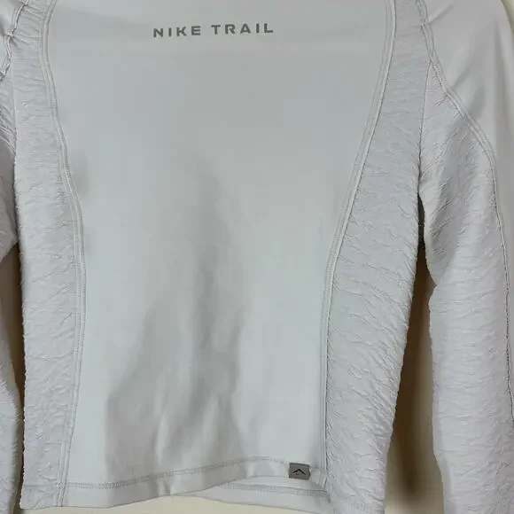 Nike Trail Dri Fit Crop Top Athletic Running Size XS Athletic Running Hiking Gym - Picture 2 of 10